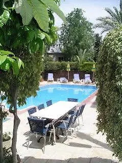 Renos Apts Hotel