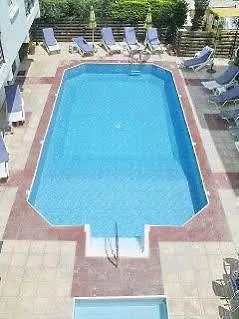 Renos Apts 3*